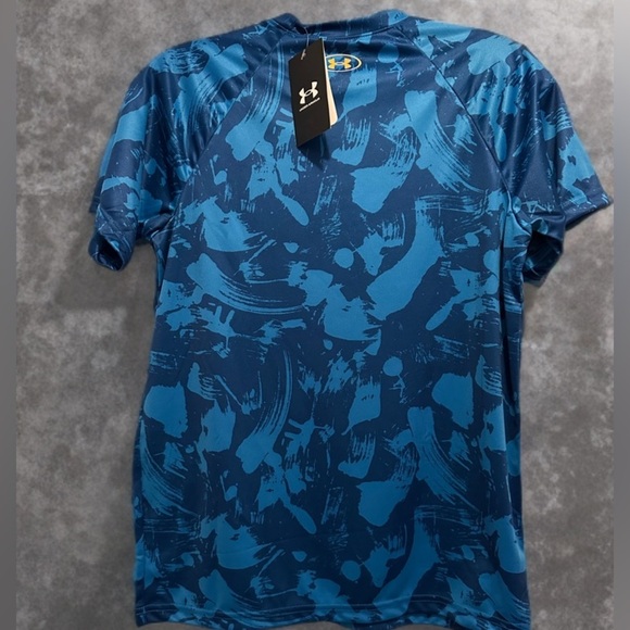 NWT Under Armour Boys Loose Fit Tech Big Logo Raglan Sleeved Athletic T Shirt - Picture 6 of 9